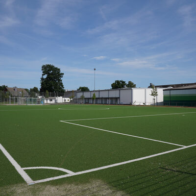 Bild vergrößern: Heidesportplatz Kunstrasenplatz