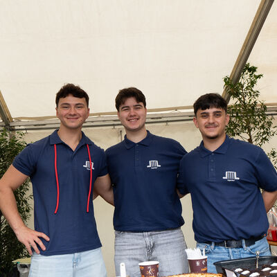 Bild vergrößern: Festplatz