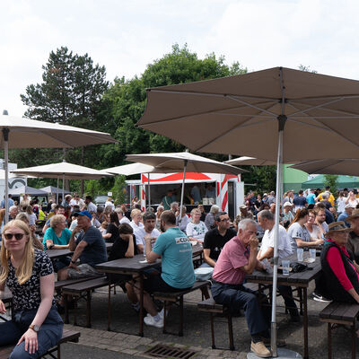 Bild vergrößern: Festplatz