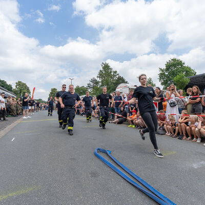 Bild vergrößern: Panzerziehen
