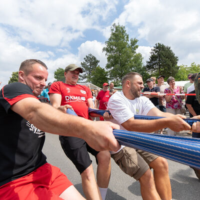 Bild vergrößern: Panzerziehen