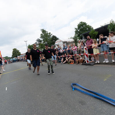 Bild vergrößern: Panzerziehen