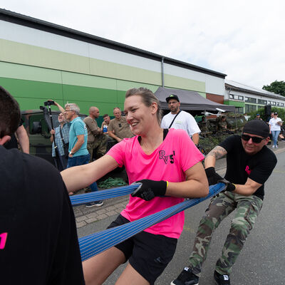 Bild vergrößern: Panzerziehen