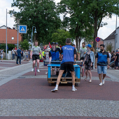 Bild vergrößern: Festumzug am 29.06.2025