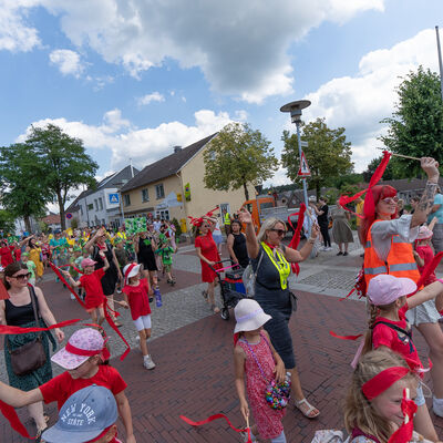 Bild vergrößern: Festumzug am 29.06.2025