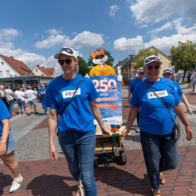Bild vergrößern: Festumzug am 29.06.2025