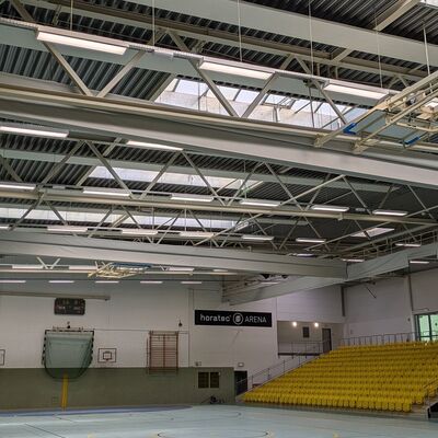 Effizienter Sportbetrieb: Gemeinde Augustdorf rüstet die horatec ARENA auf moderne LED-Beleuchtung um