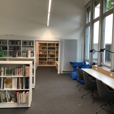 Vorlesestunde in der Bücherei