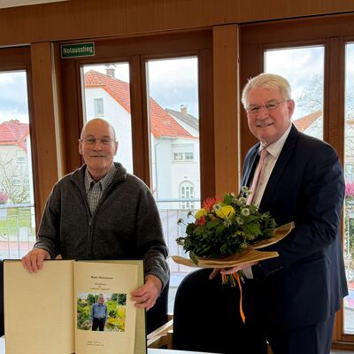 Eintragung in das Goldene Buch der Gemeinde Augustdorf