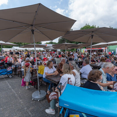 Bild vergr&ouml;&szlig;ern: Festplatz 2