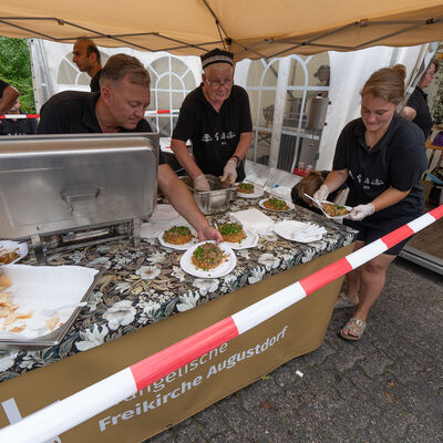 Bild vergr&ouml;&szlig;ern: Festplatz 2
