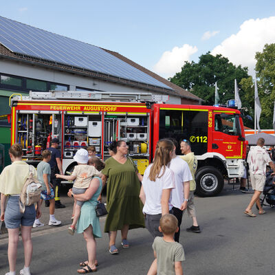 Bild vergr&ouml;&szlig;ern: Festplatz 2