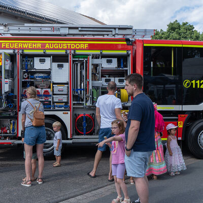 Bild vergr&ouml;&szlig;ern: Festplatz 2