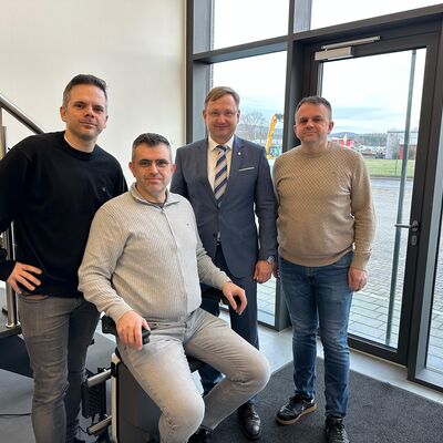 Millioneninvestition für Augustdorf: Bürgermeister besucht EVN Treppenlift GmbH & Co. KG