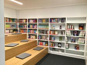 Bild vergr&ouml;&szlig;ern: Gemeindebücherei